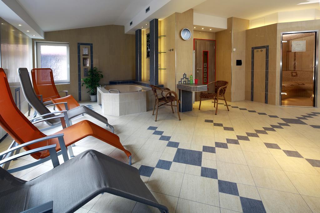 Wellness Penzion Pod Rozhlednou Kostelec nad Orlici Exterior photo